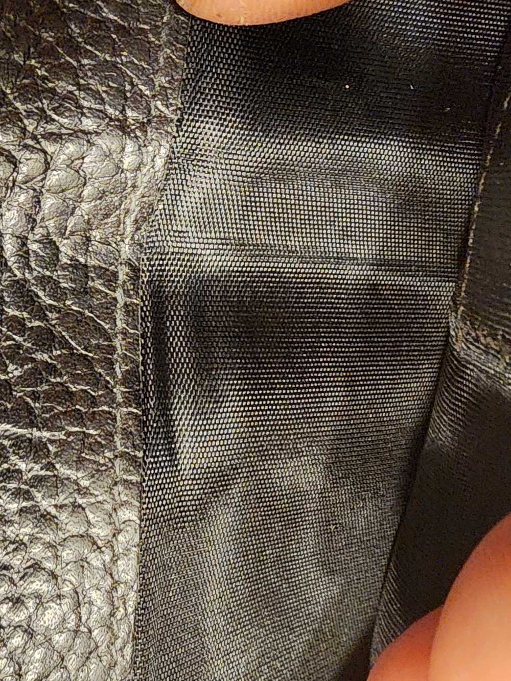 black leather Celine long wallet featuring an embossed Triomphe logo.  - Picture 13 of 16